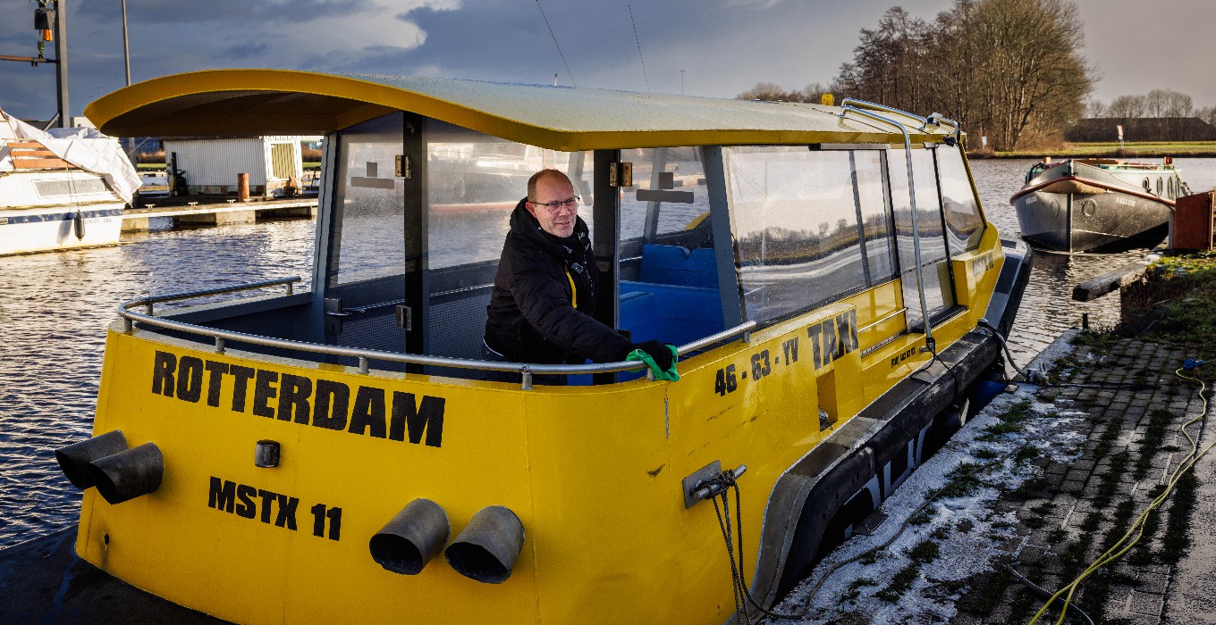 Alumax Boats vaart Rotterdamse watertaxi zelf naar Meppel: ‘Oefenen voor de koning’