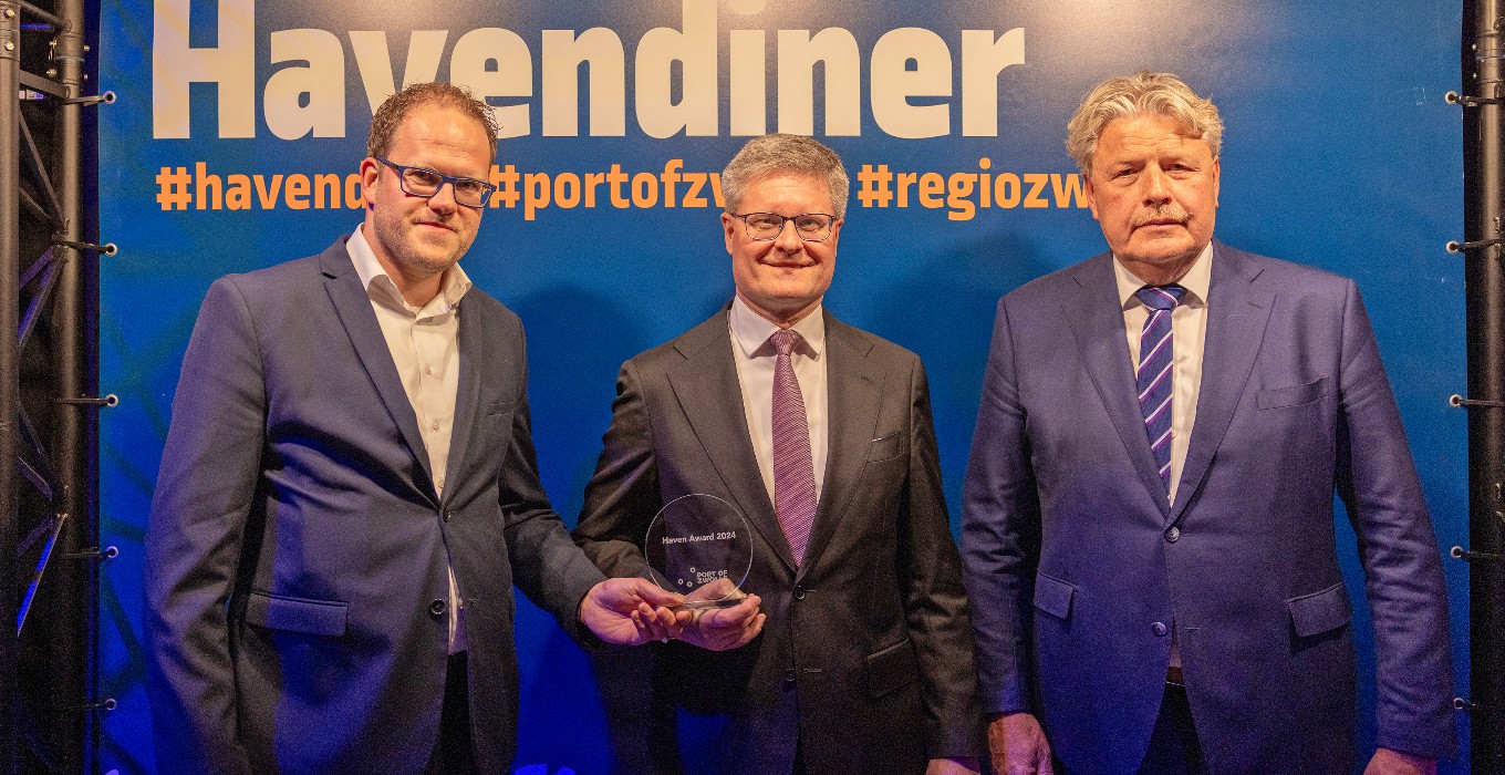Successful Port of Zwolle Harbor Dinner: Samskip wins Harbor Award 2024