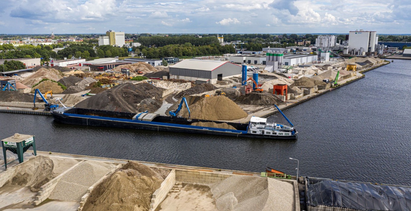 Meppeler Courant: Havenbedrijf Port of Zwolle pleit voor verzelfstandiging