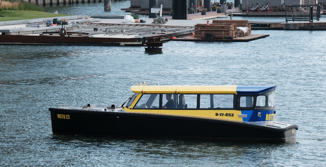 Rotterdam krijgt watertaxi op waterstof